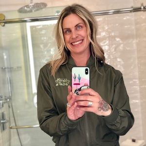 Meet your Posher, Dana